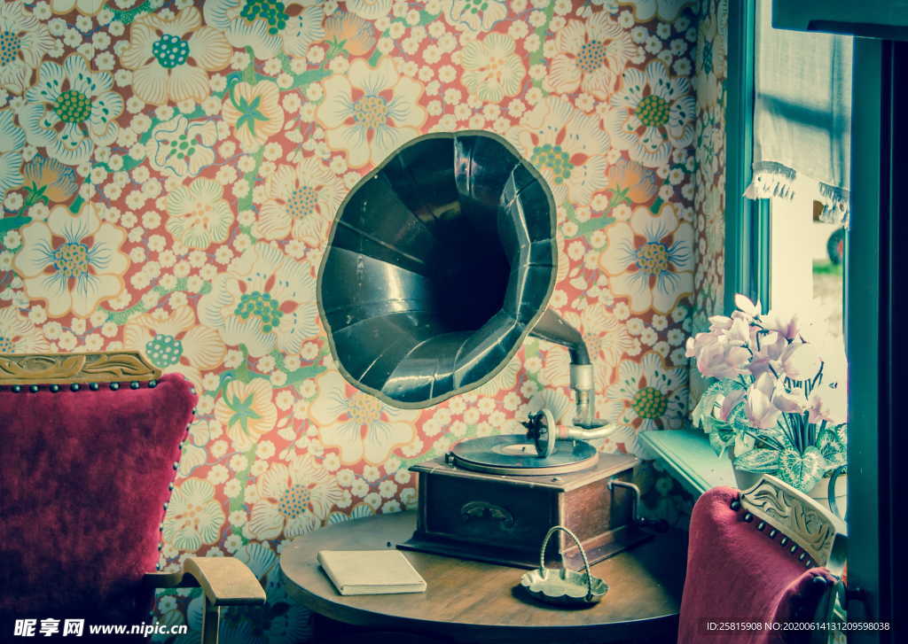 留声机古董文物图片