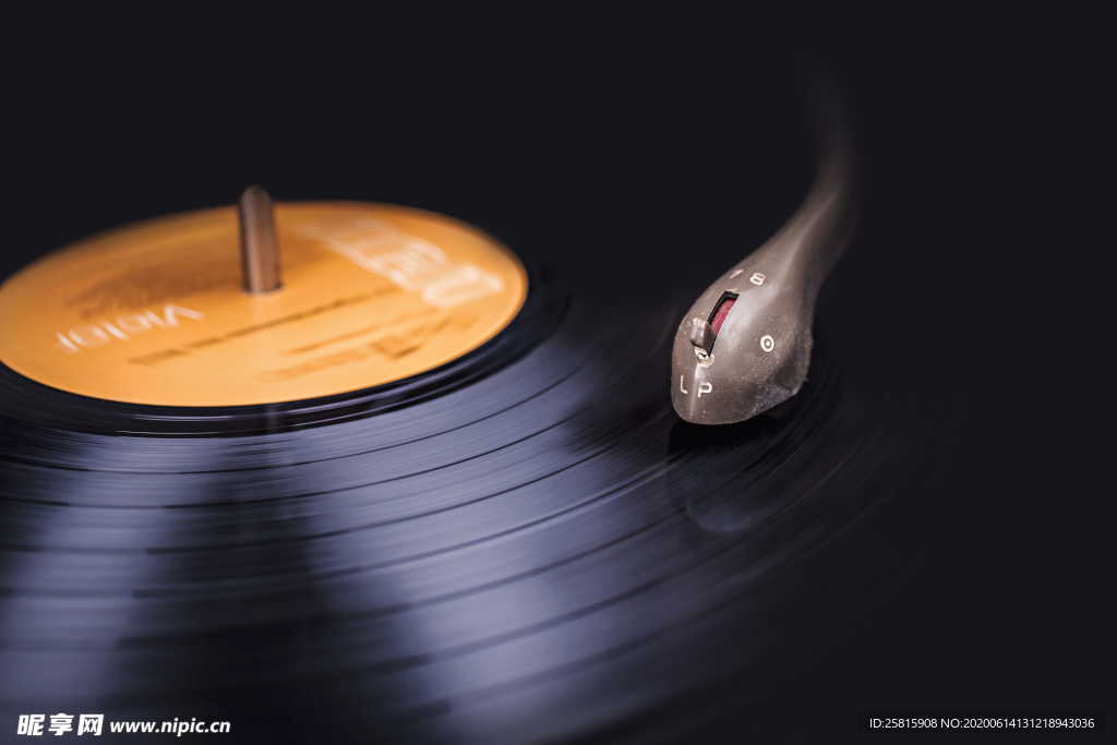 留声机古董文物图片