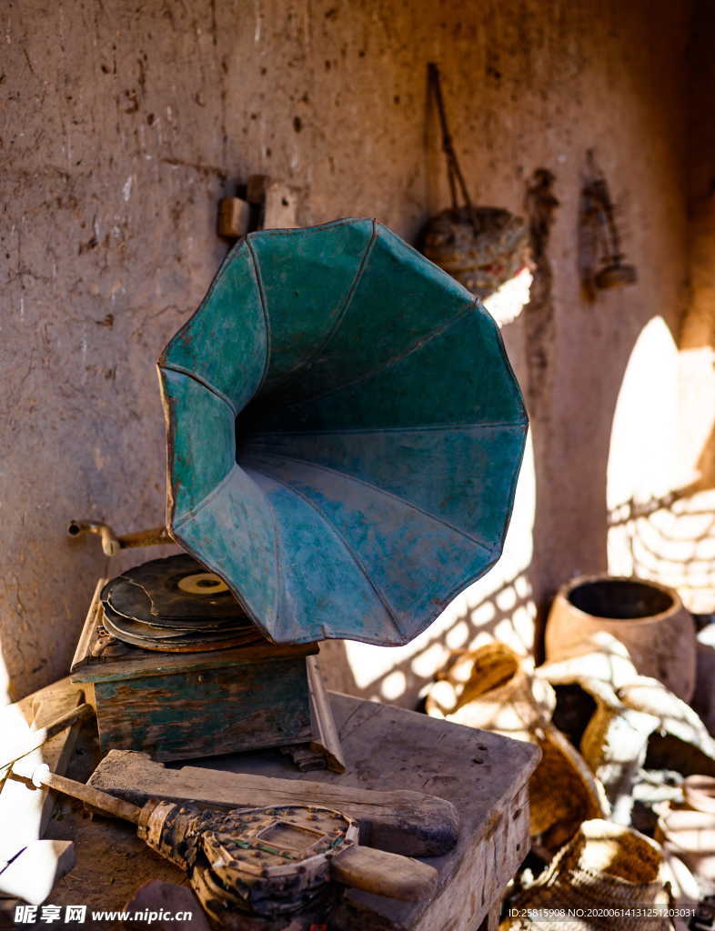 留声机古董文物图片