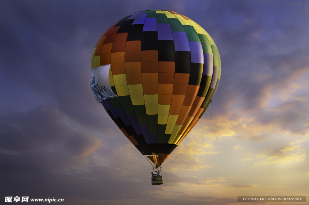 热气球缤纷绚丽图片