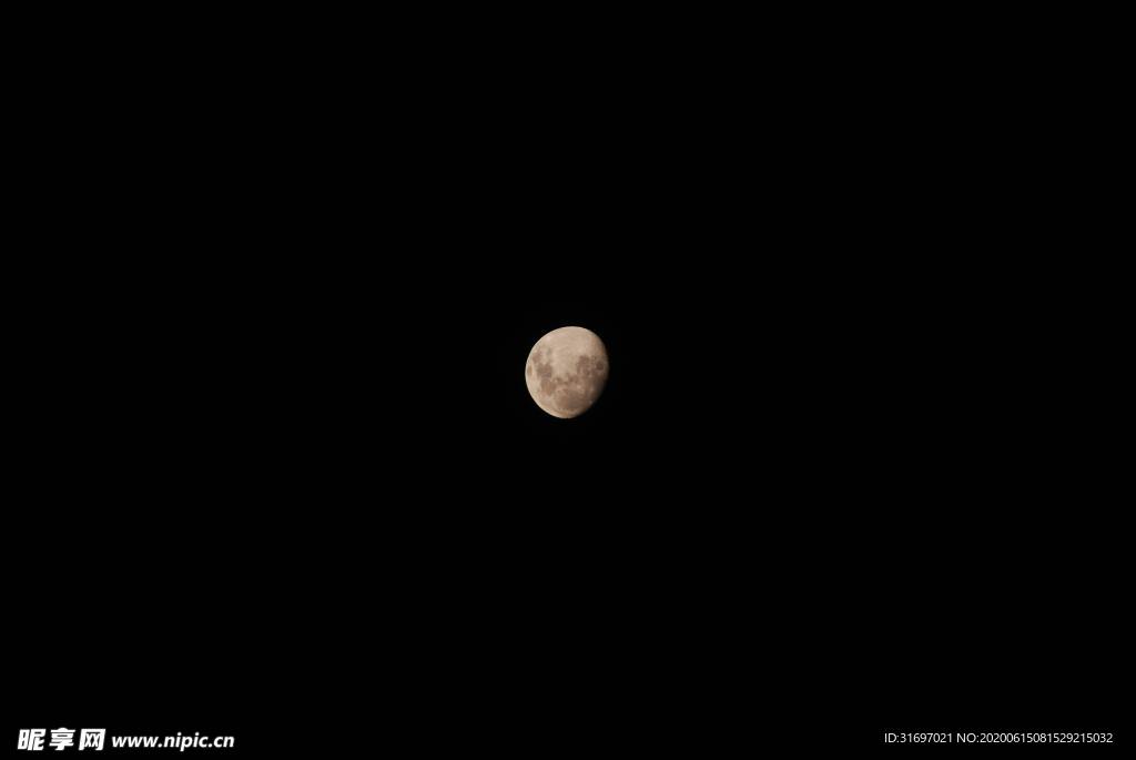 月亮