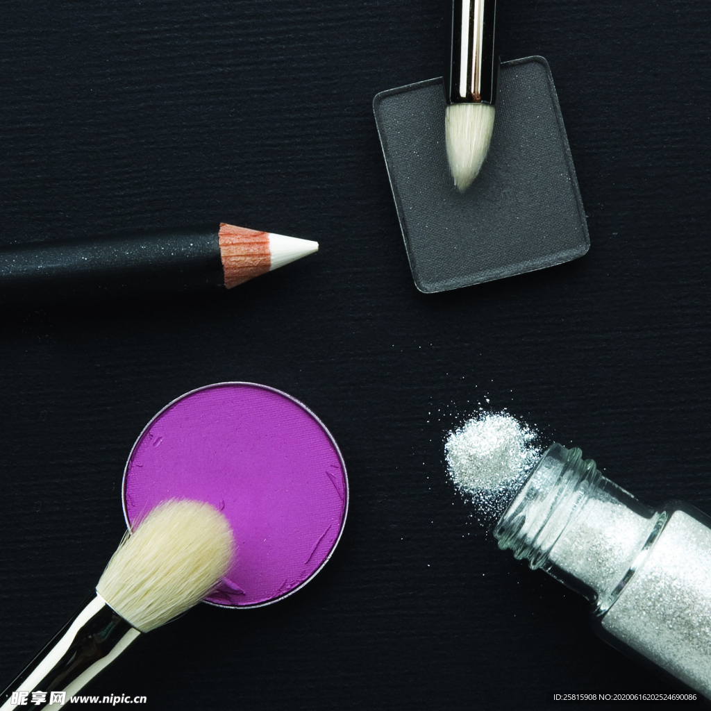 化妆品补妆工具图片