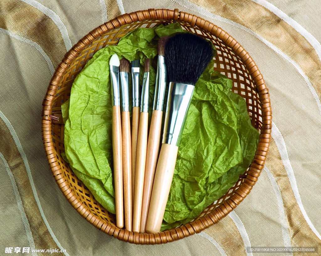 化妆品补妆工具图片