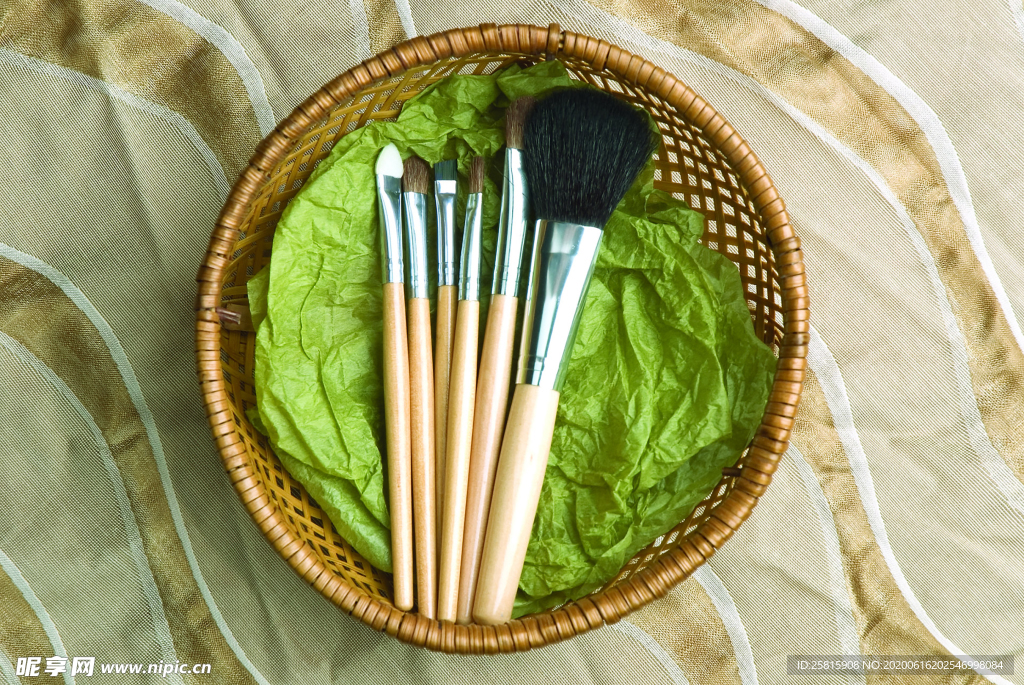 化妆品补妆工具图片