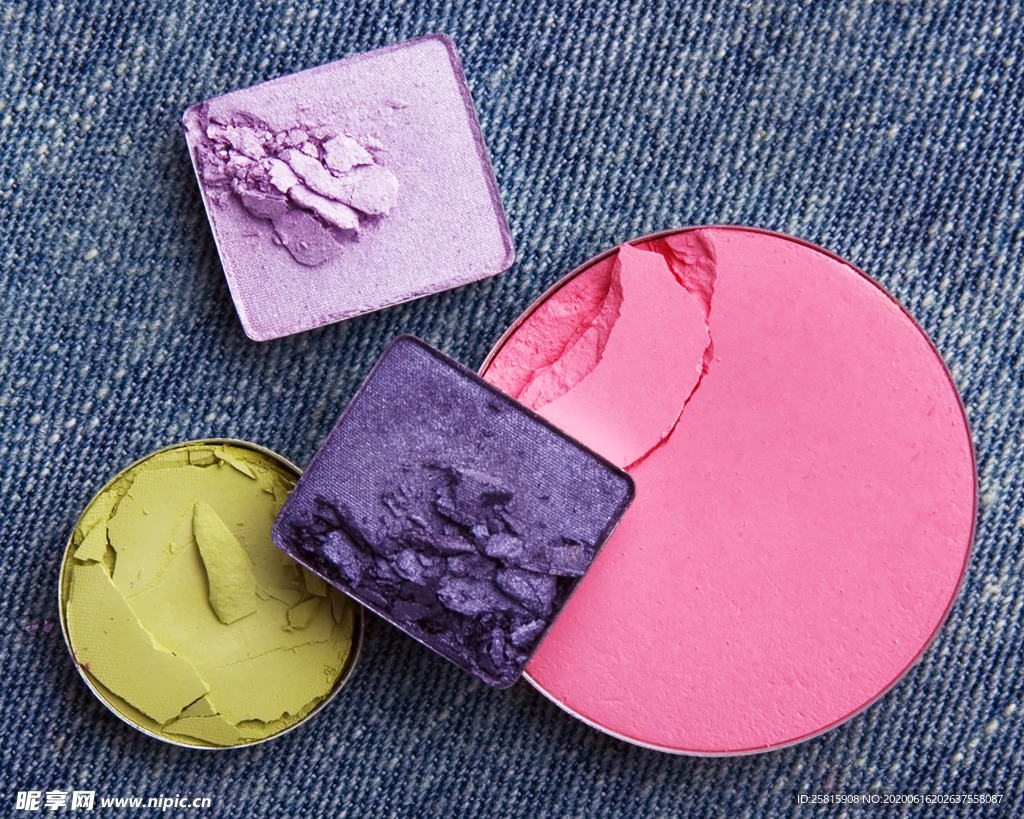 化妆品补妆工具图片