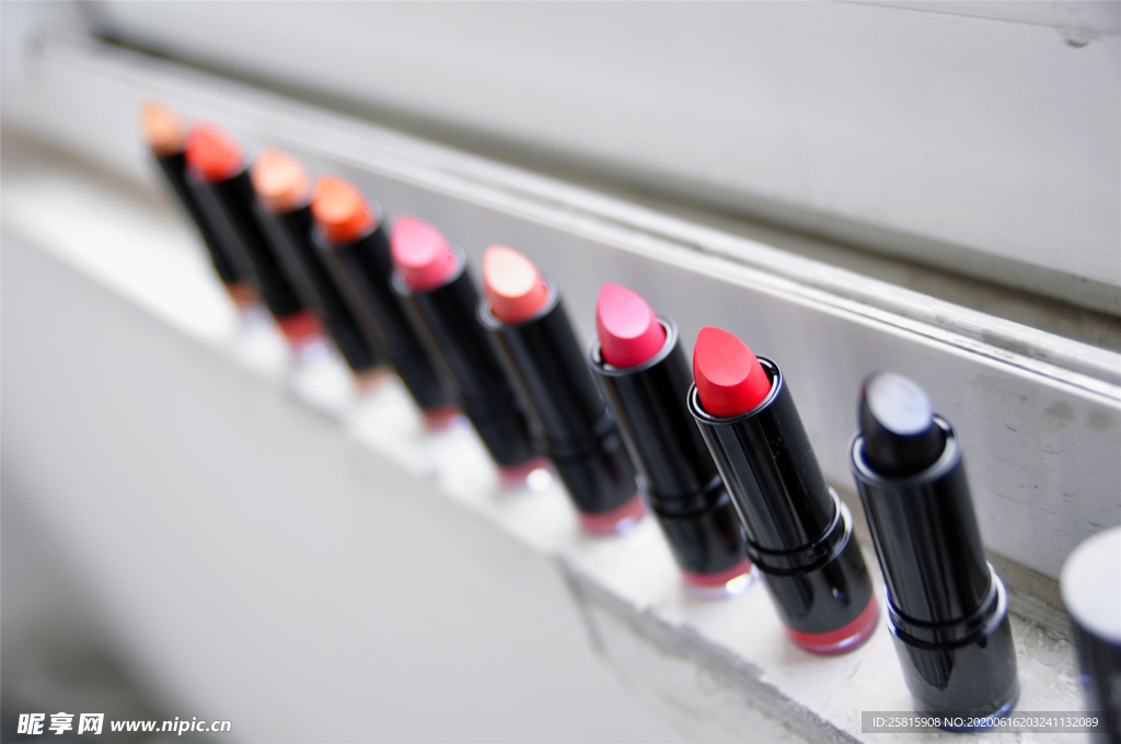 口红化妆品图片