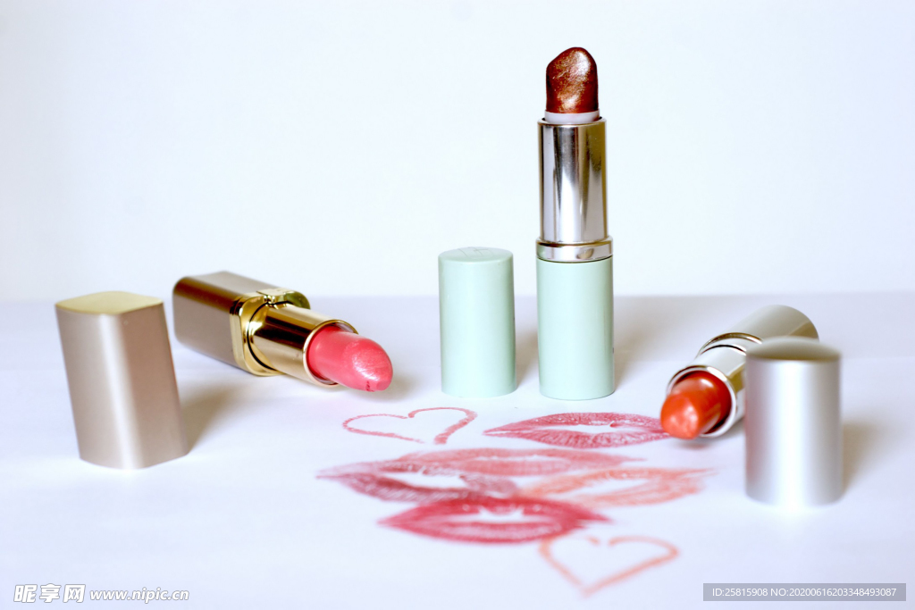 口红化妆品图片