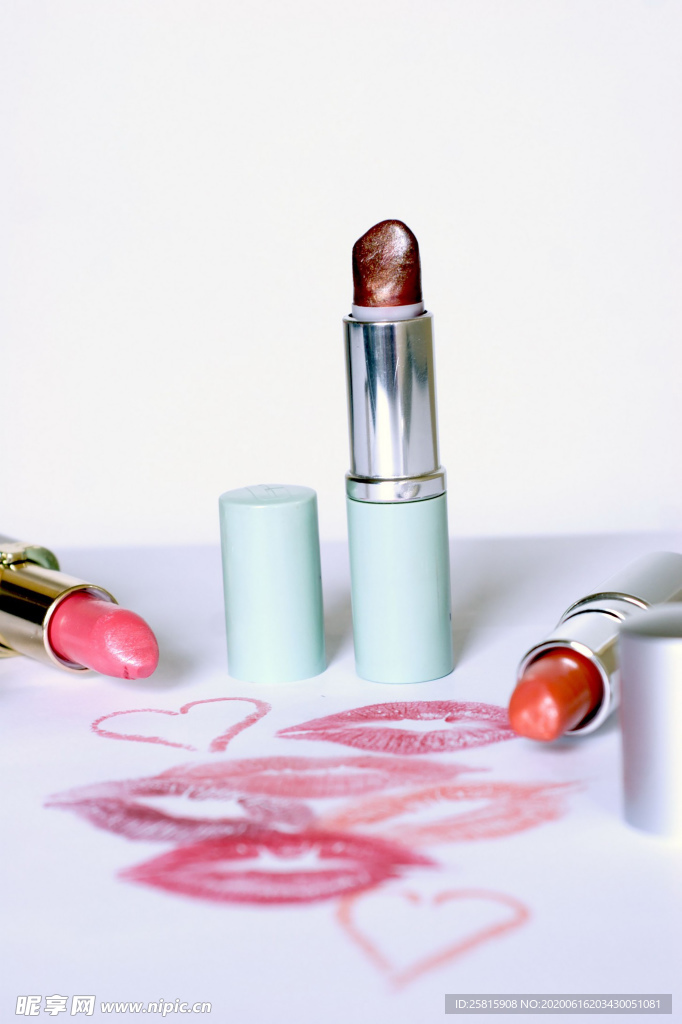 口红化妆品图片