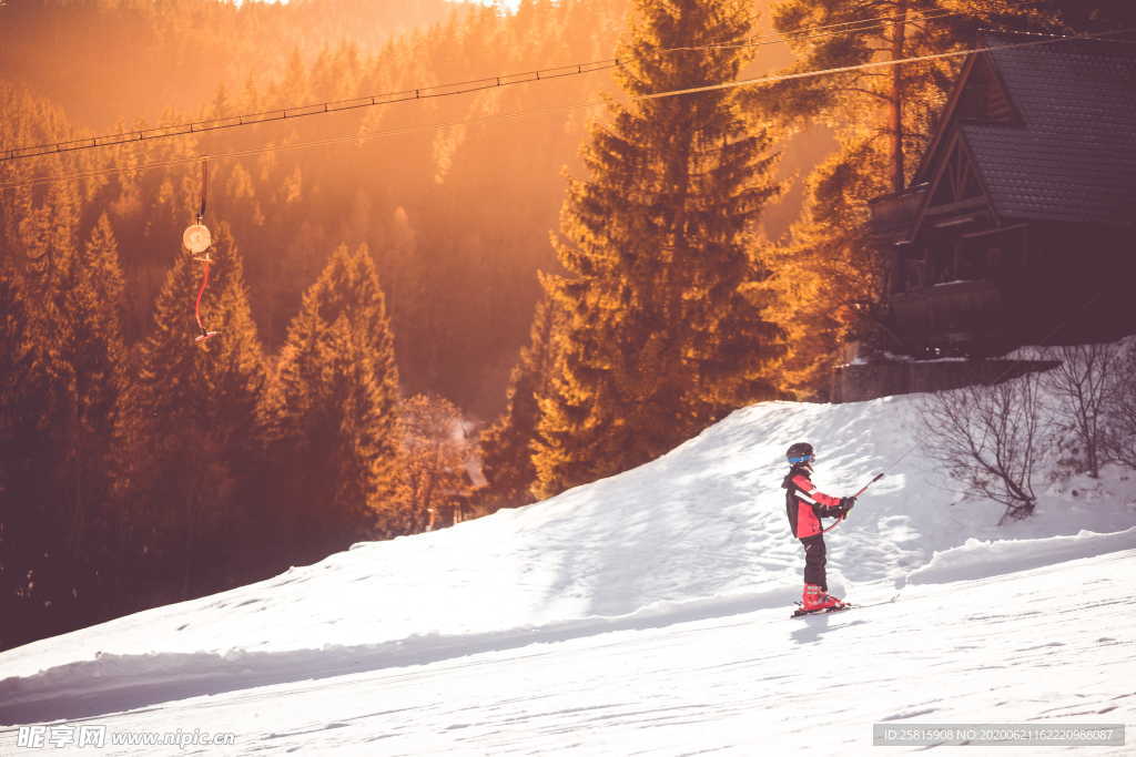 滑雪运动滑雪板图片