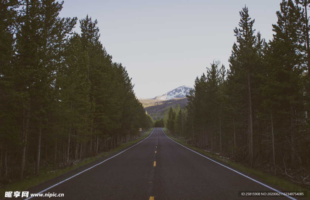 公路马路山路小道路面图片