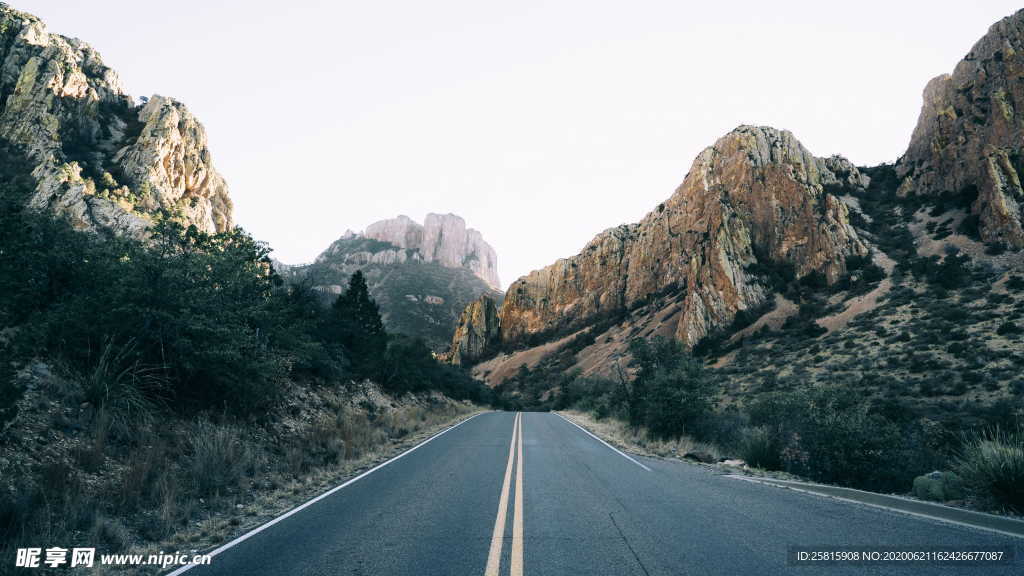 公路马路山路小道路面图片