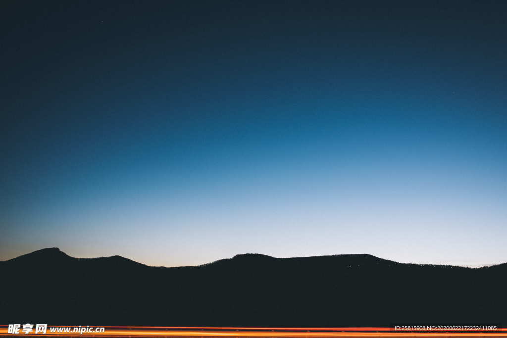 山川剪影风景图片