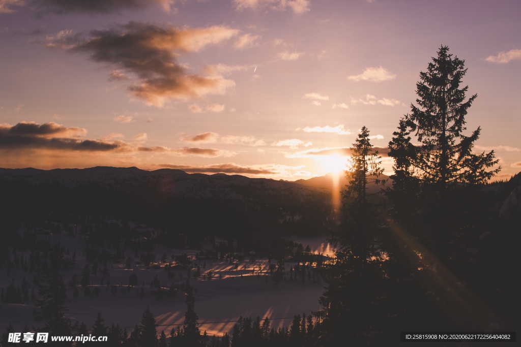 山川剪影风景图片