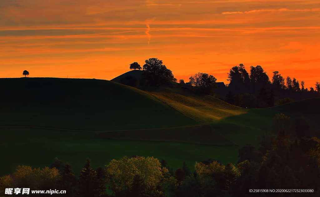 山川剪影风景图片