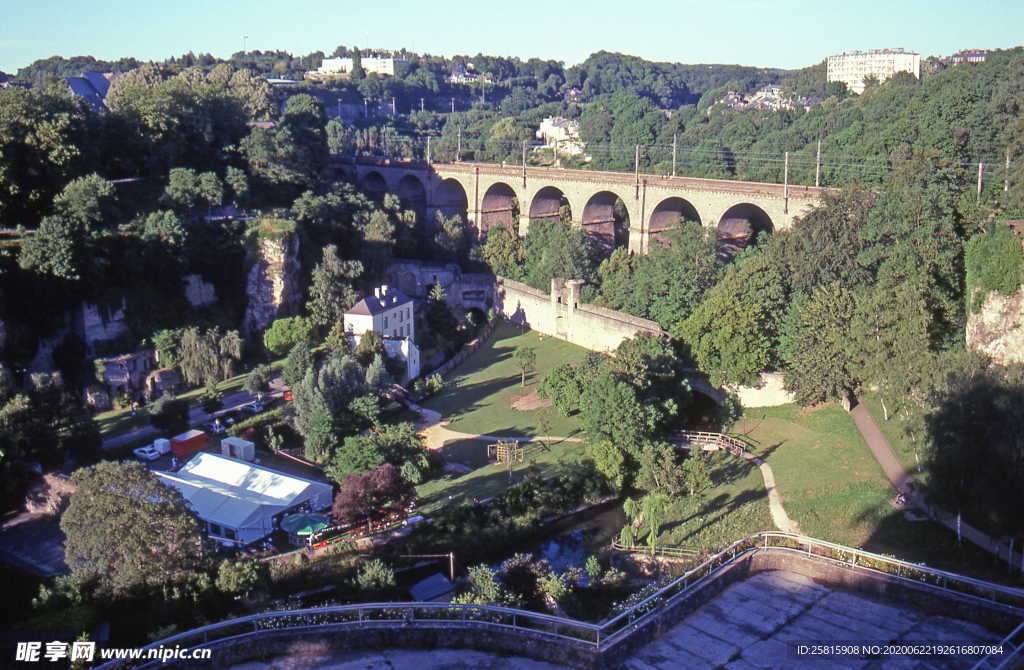 卢森堡城堡古堡建筑图片