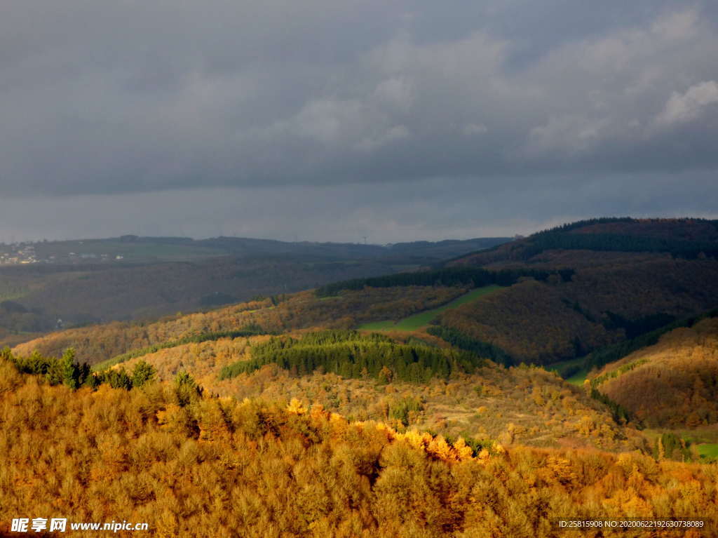 卢森堡城堡古堡建筑图片