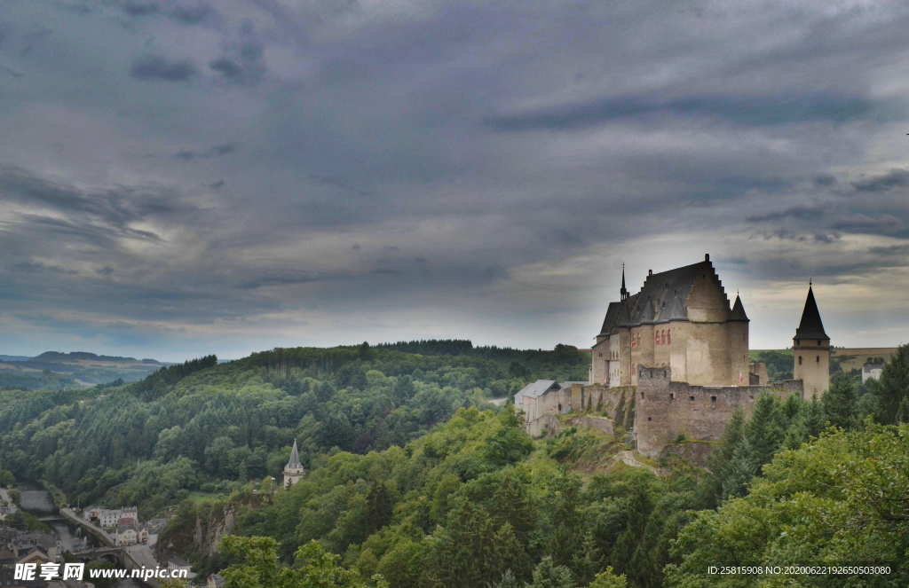 卢森堡城堡古堡建筑图片