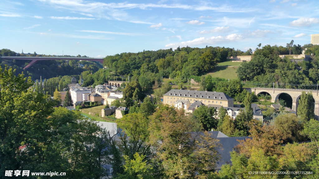 卢森堡城堡古堡建筑图片