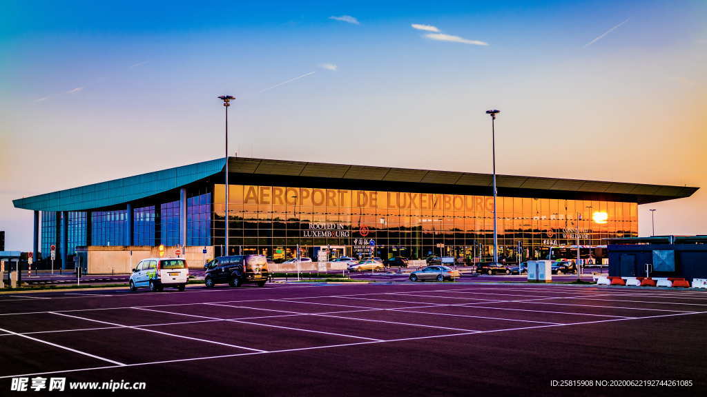 卢森堡城堡古堡建筑图片