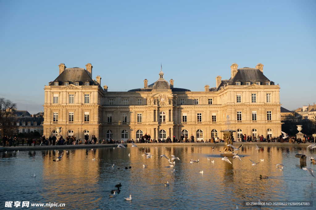 卢森堡城堡古堡建筑图片