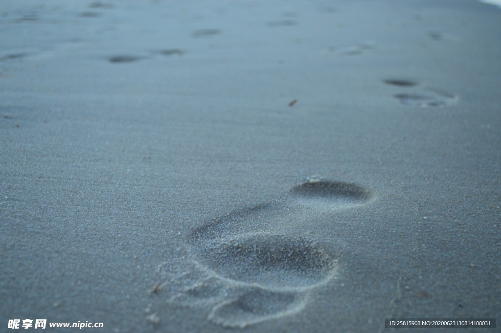 脚印鞋印足迹痕迹图片