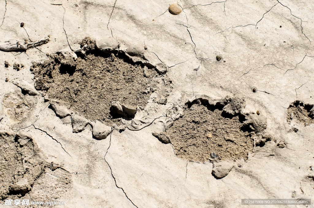 脚印鞋印足迹痕迹图片