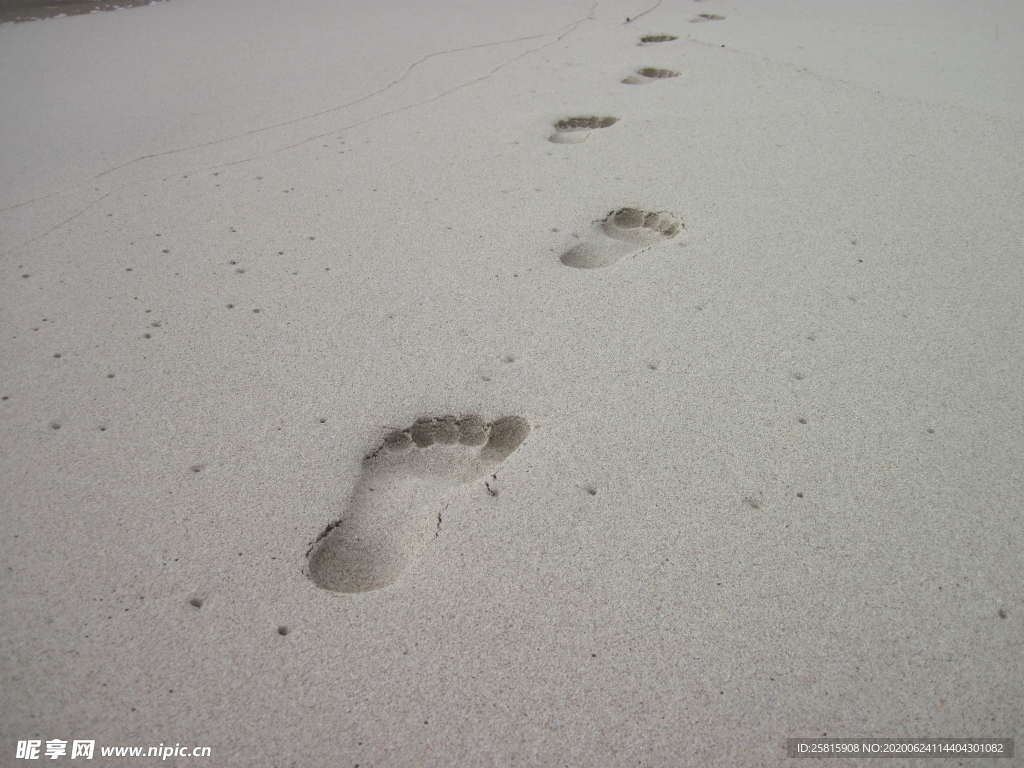脚印鞋印足迹痕迹图片