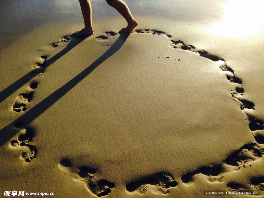 脚印鞋印足迹痕迹图片