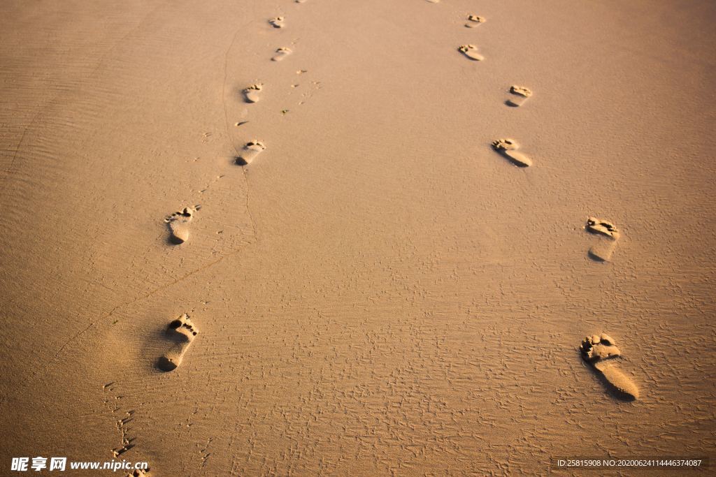 脚印鞋印足迹痕迹图片