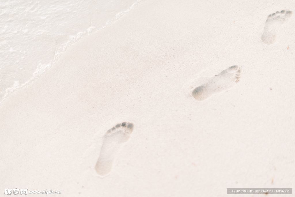 脚印鞋印足迹痕迹图片