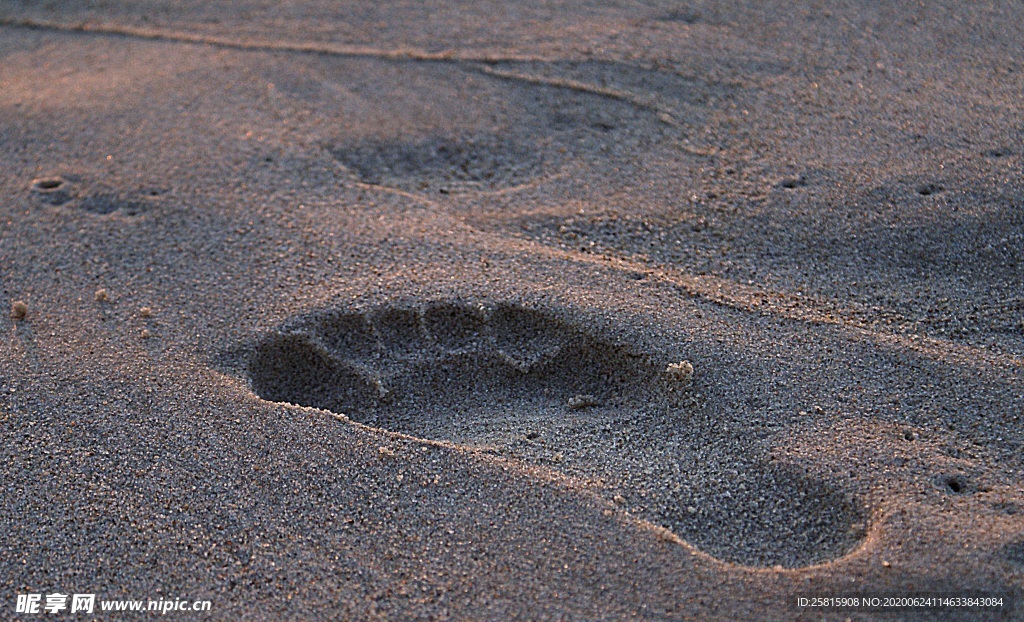 脚印鞋印足迹痕迹图片