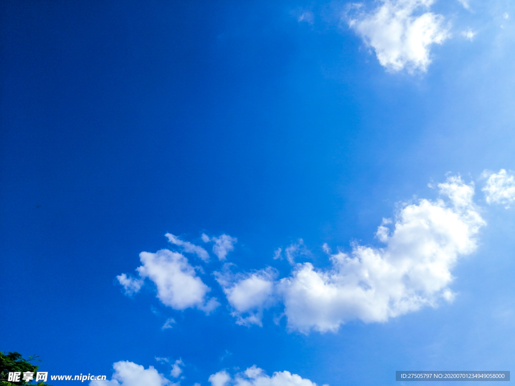 蓝天白云