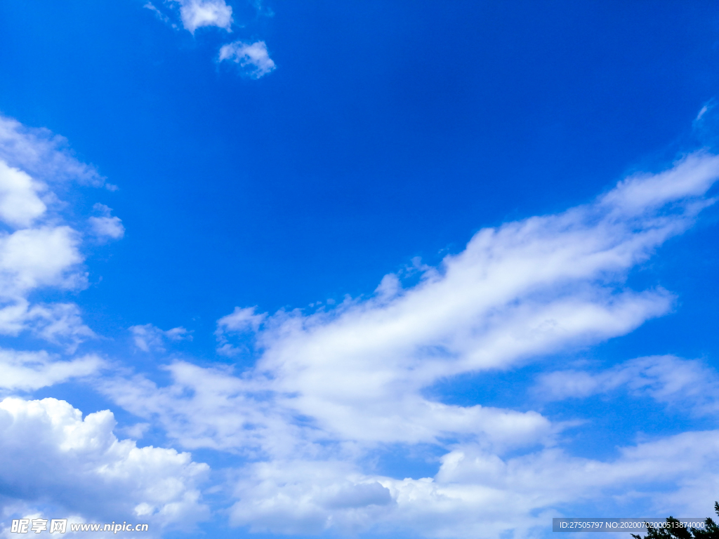 蓝天白云