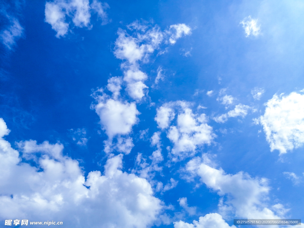 蓝天白云