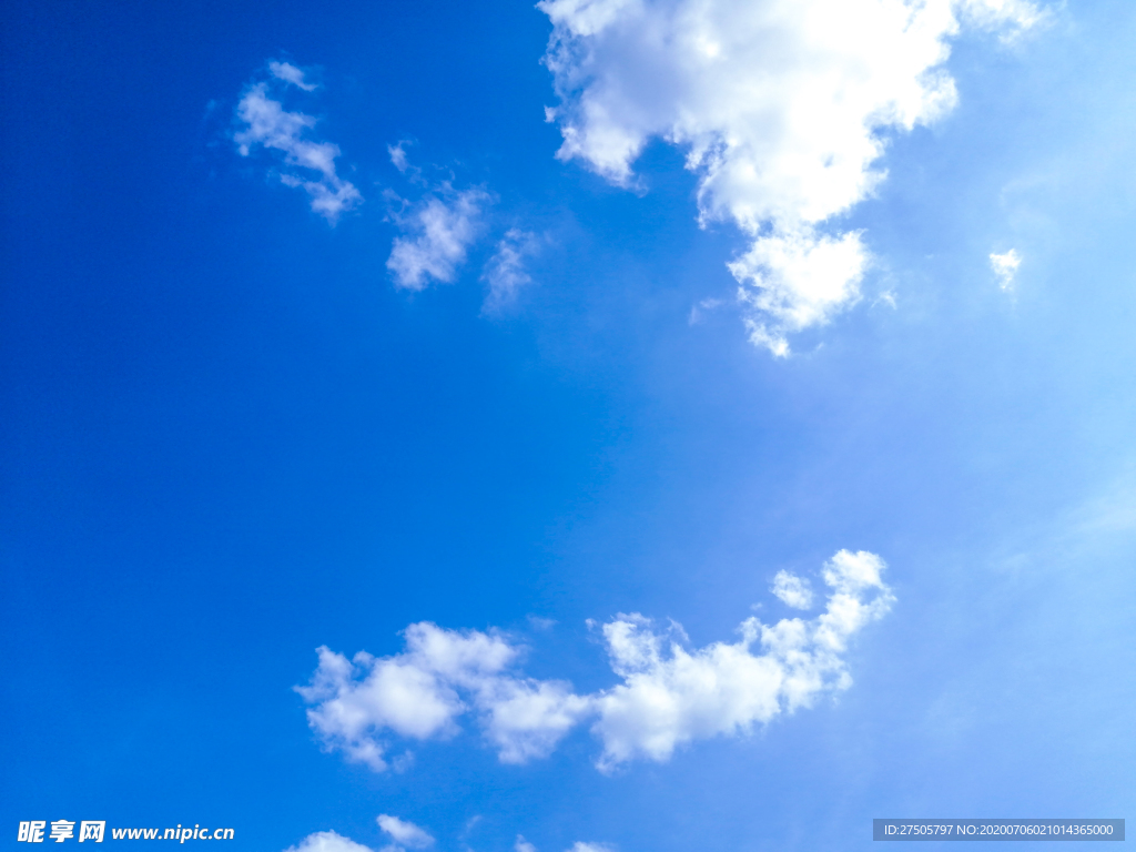 蓝天白云