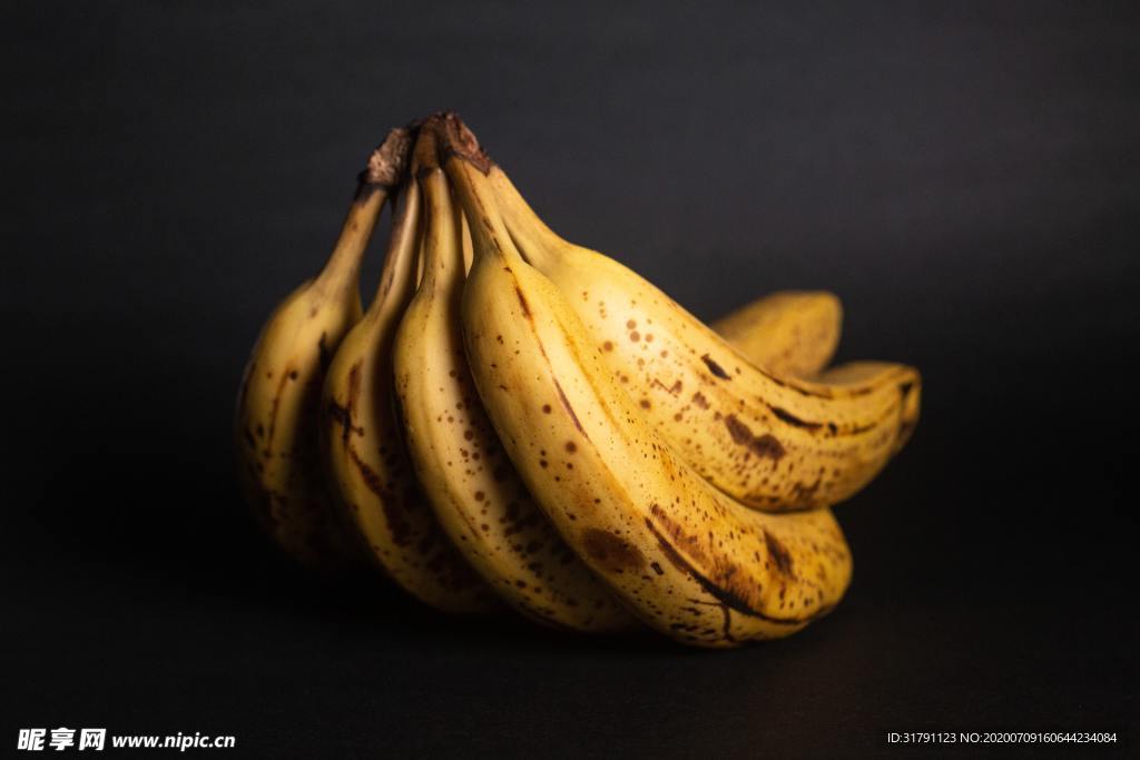香蕉 纯色背景