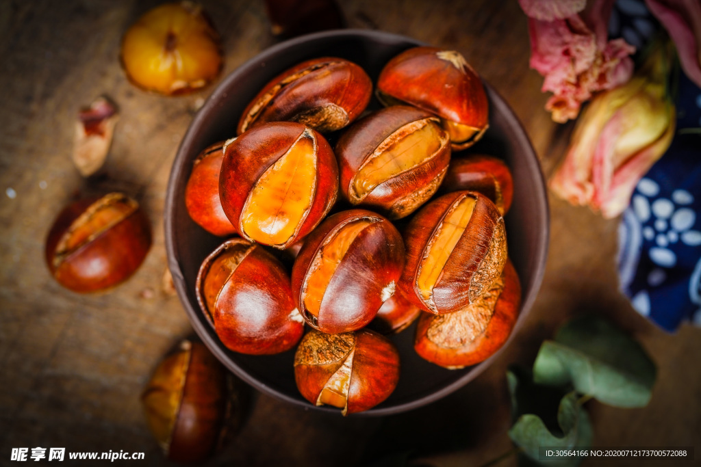 糖炒栗子美食食材美味背景素材