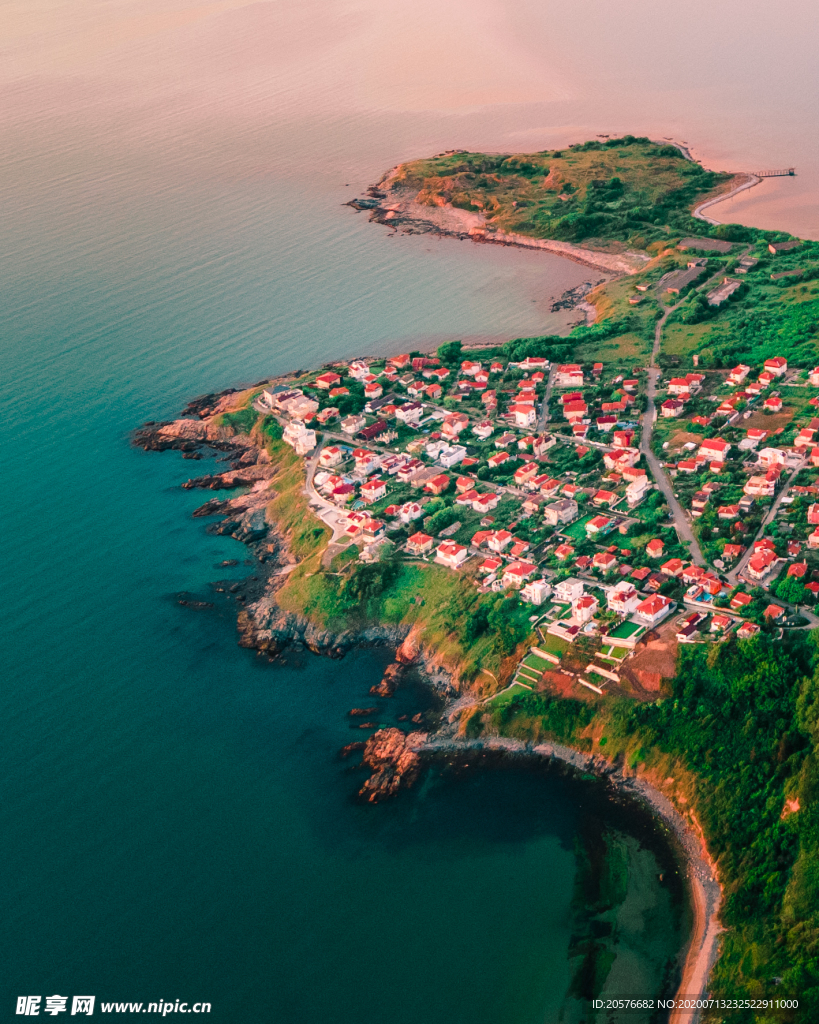 航拍海边小镇2