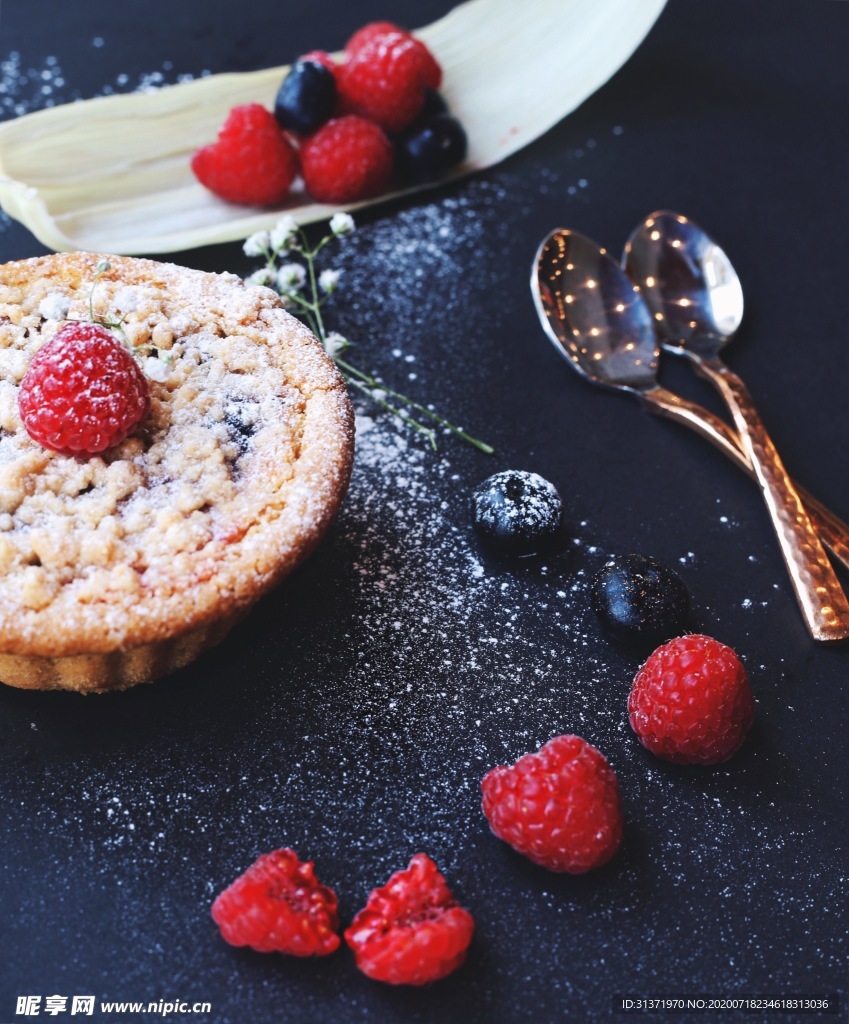 覆盆子水果蛋糕