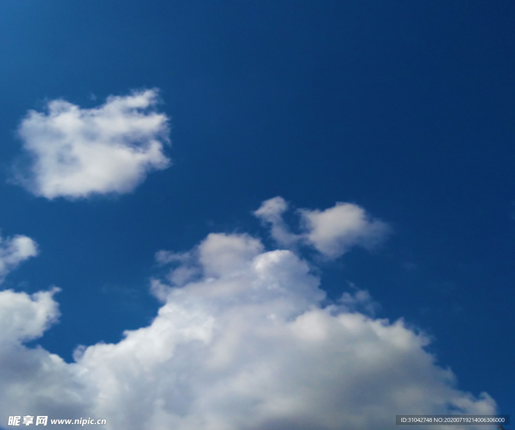 蓝天白云