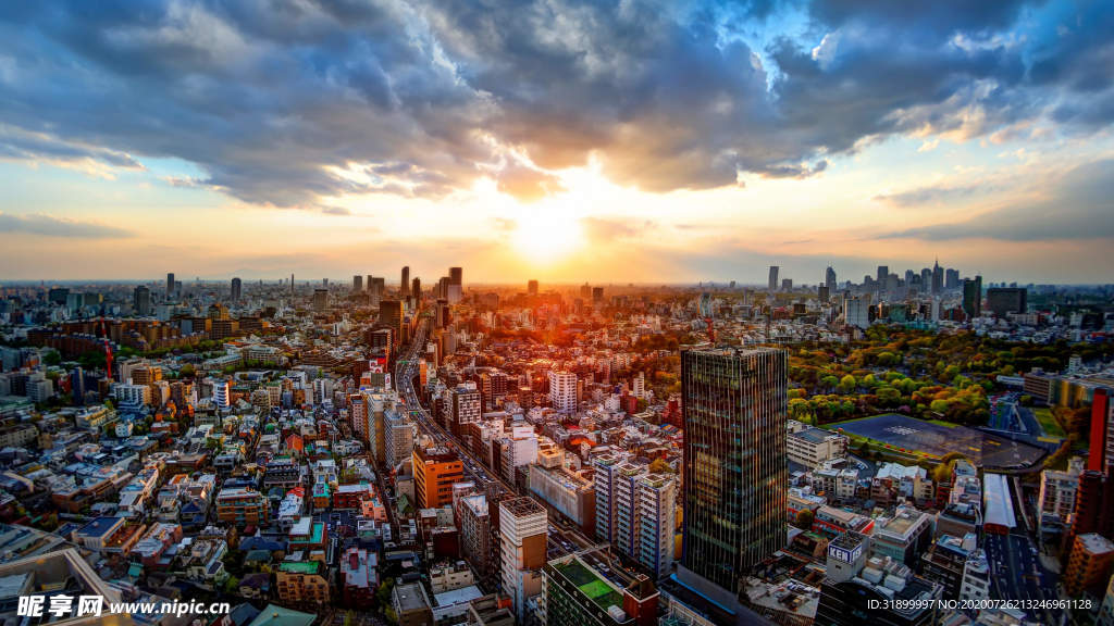 城市和天空摄影图片