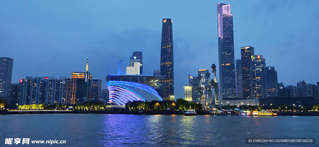 夜晚的珠江