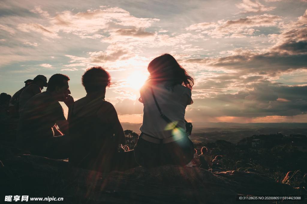 山脉 背影 阳光