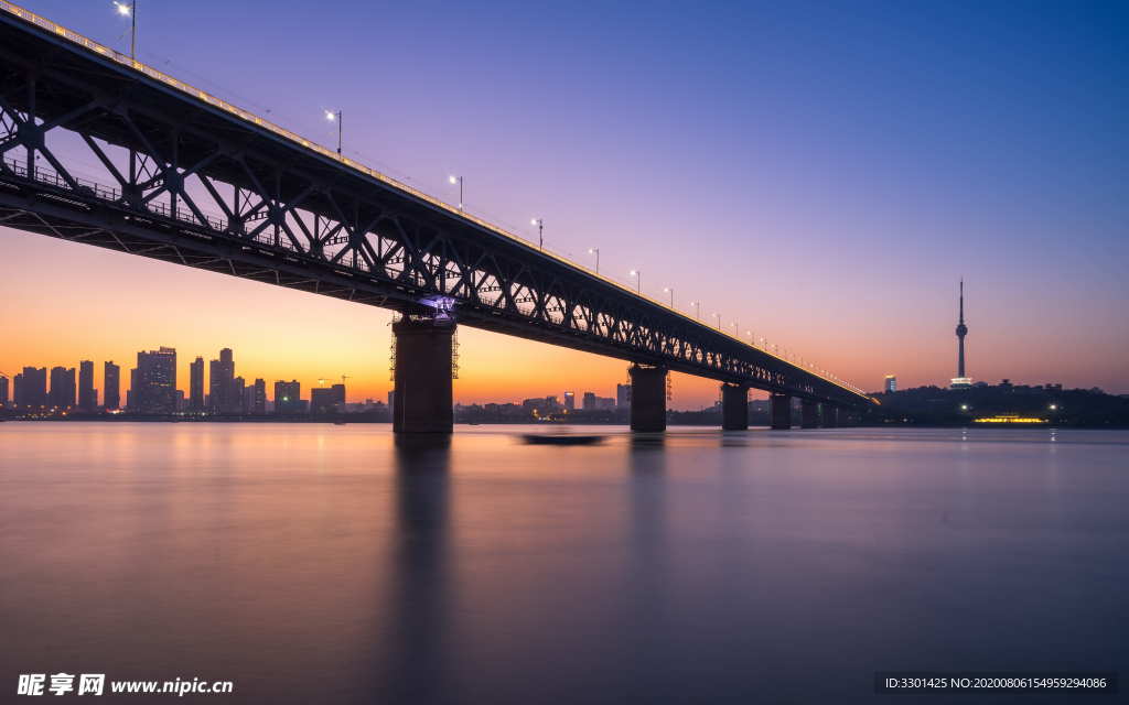 黄昏武汉长江大桥图片