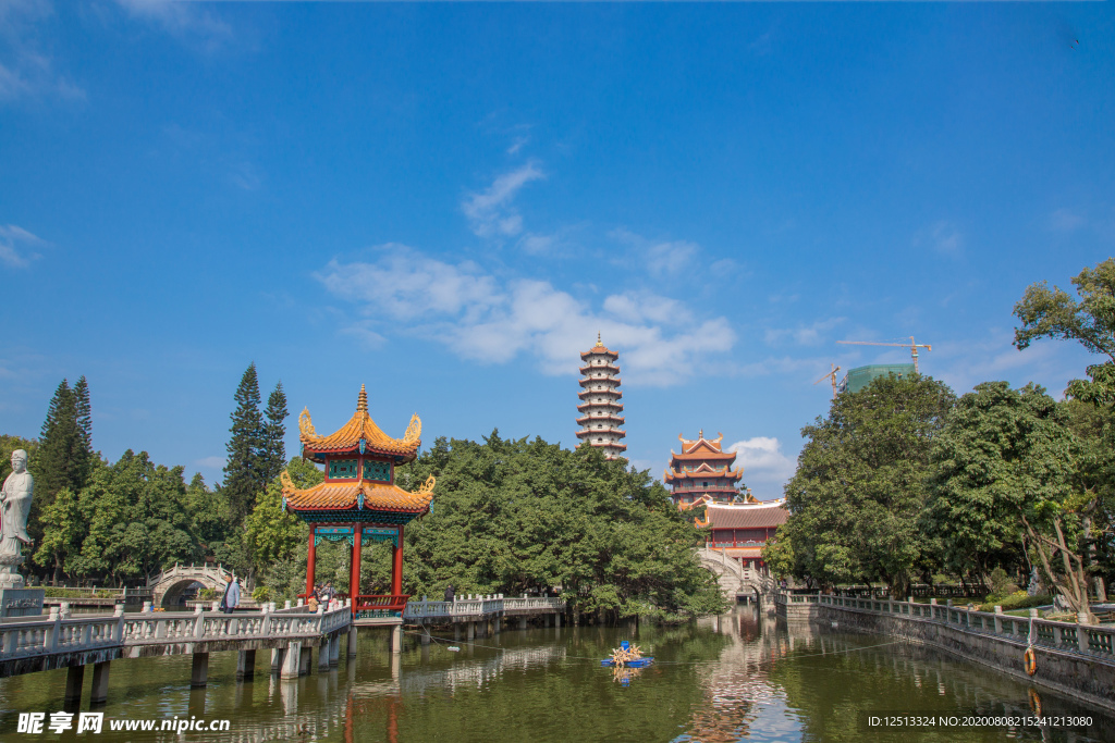 西禅寺中心湖