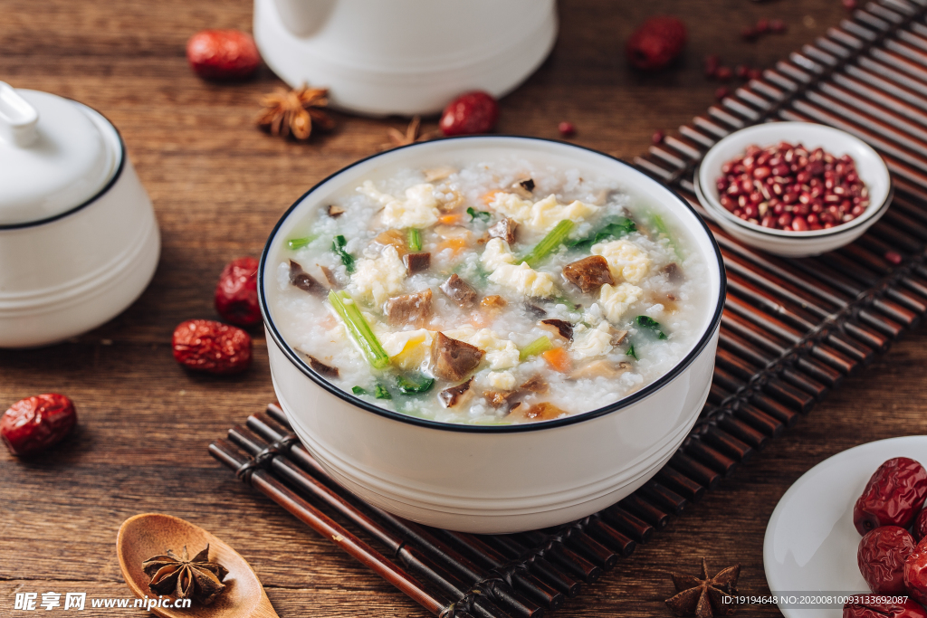 菠菜牛肉蛋花粥