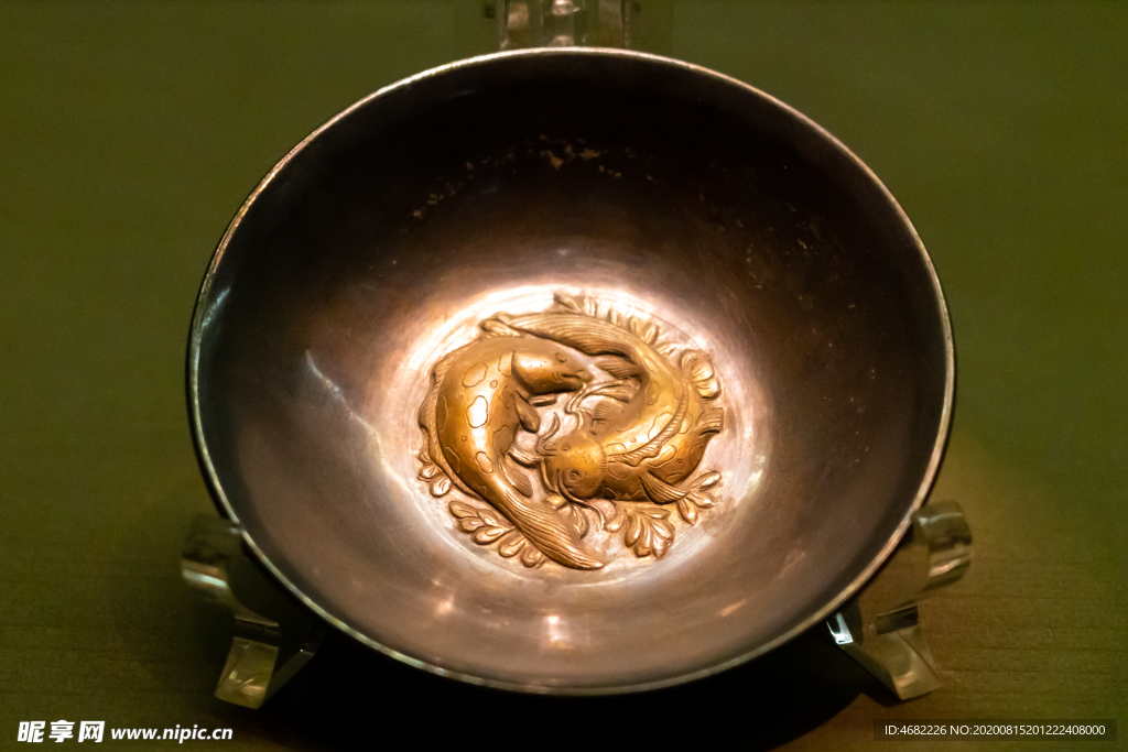 鎏金双鱼纹银碗