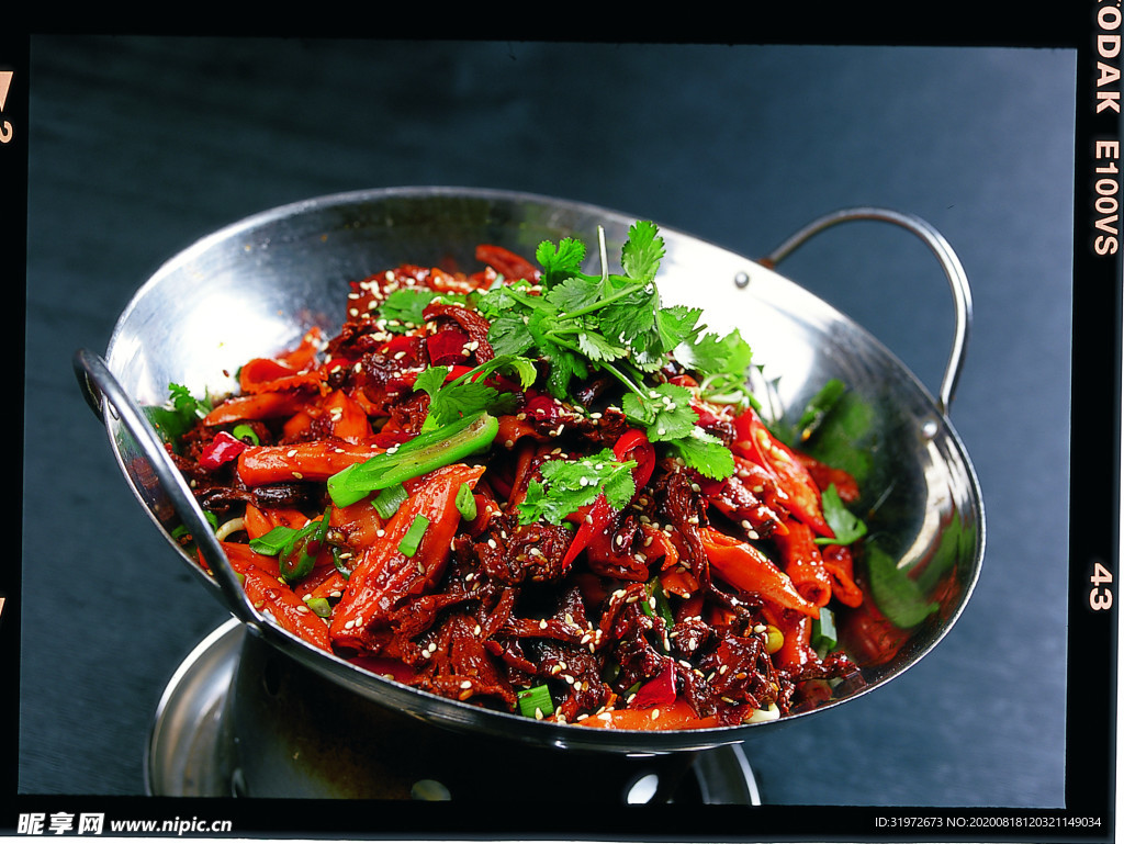 干锅黄丝菌乳仔牛