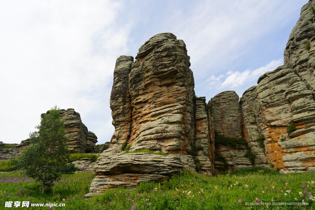 阿斯哈图石林山崖