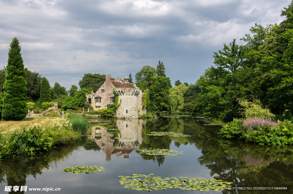 中世纪田园风景摄影图
